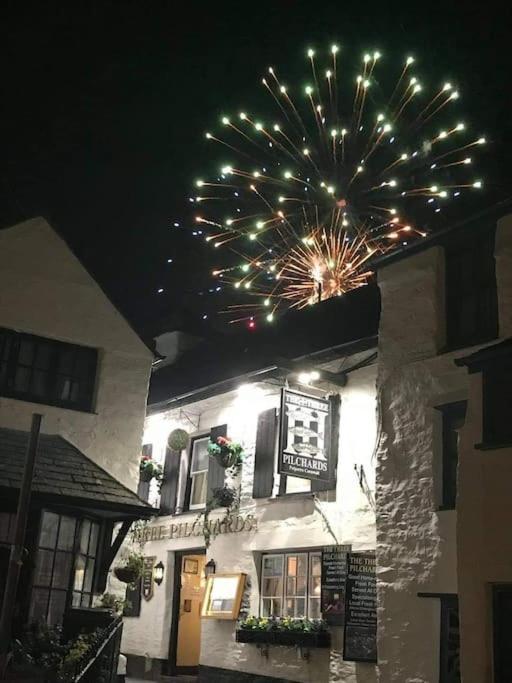 Bijou Coastal Apartment In Polperro With Hot Tub Onsite Parking Downhill Walk To Village Exterior foto